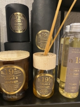 CEDAR LEATHER  CANDLE